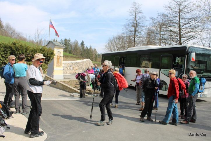 Pohod po Polhograjskih dolomitih in 69.občni zbor PDPT.Ljubljana v Medvodah